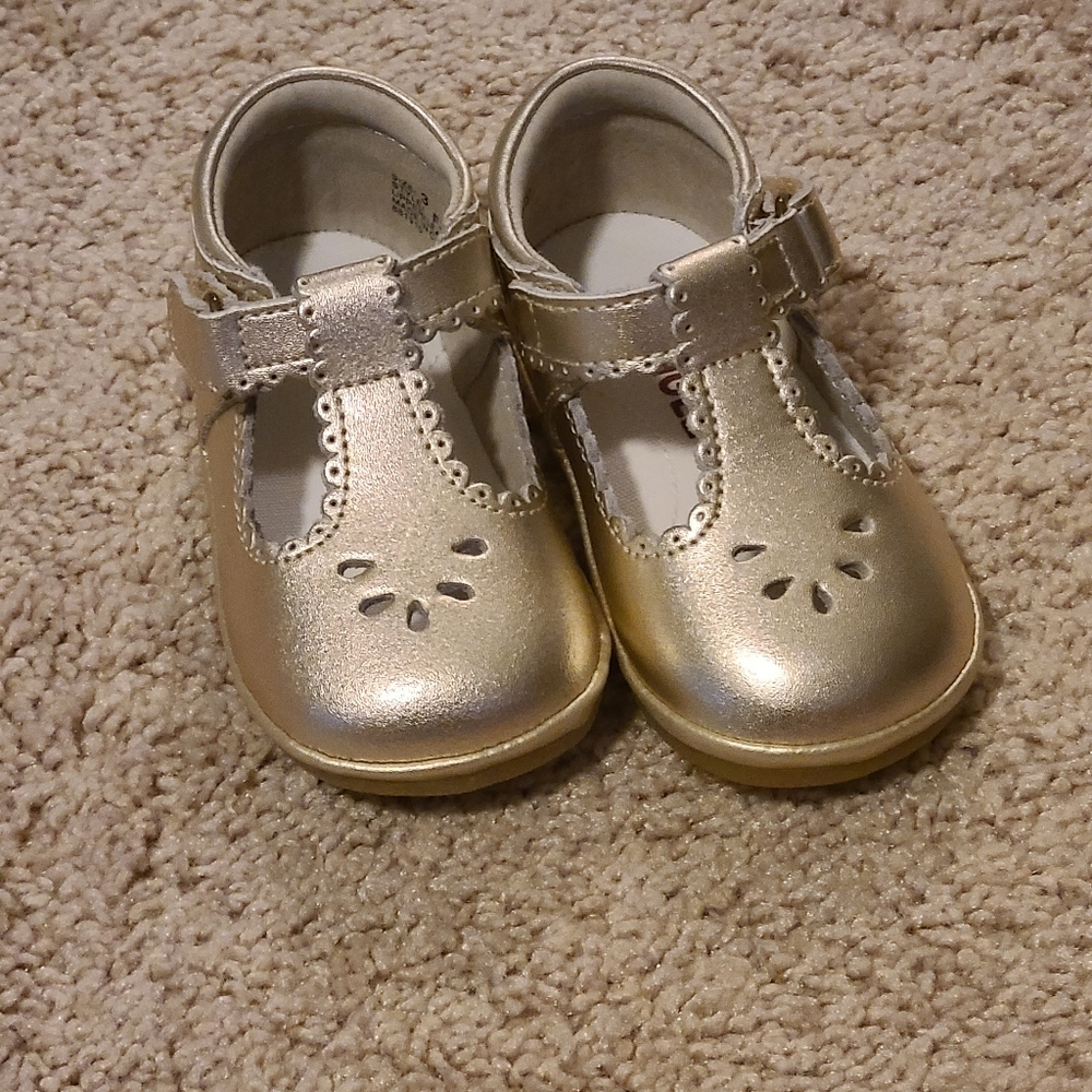 NWT Gold Dottie Scalloped Mary Janesj